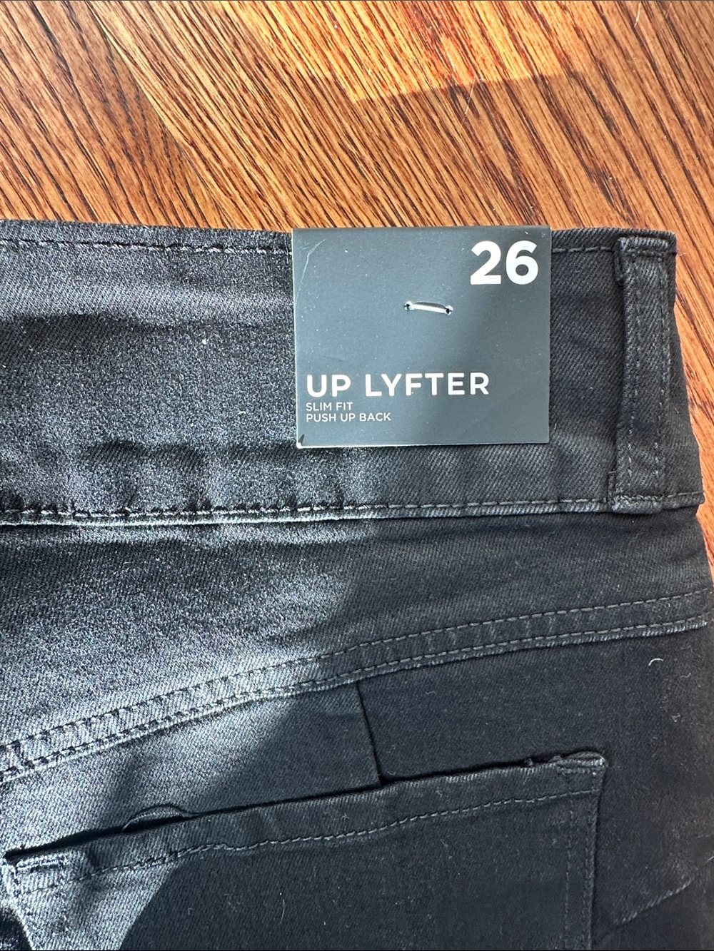 Forever 21 Black up lift High-Rise Jean Shorts - Picture 10 of 10